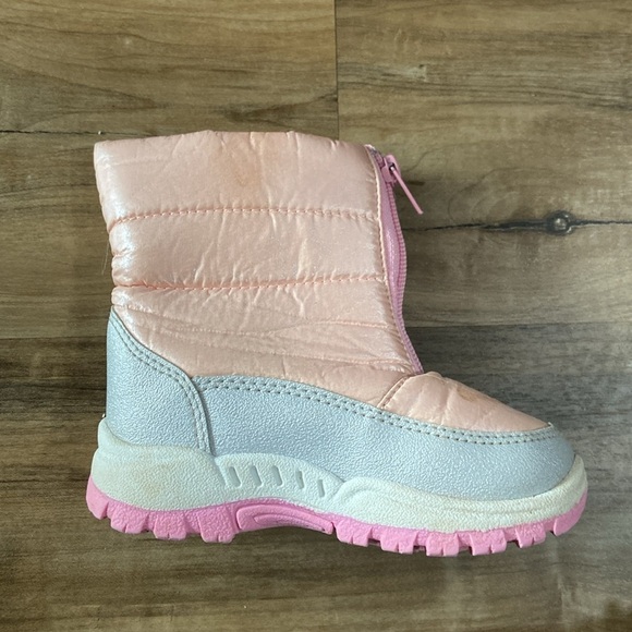 $2 - Toddler Girl Snow Boots - Picture 8 of 8